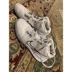 Nike Men's 9 Kyrie Flytrap 4 White Metallic Silver Black Swoosh Basketball Shoes